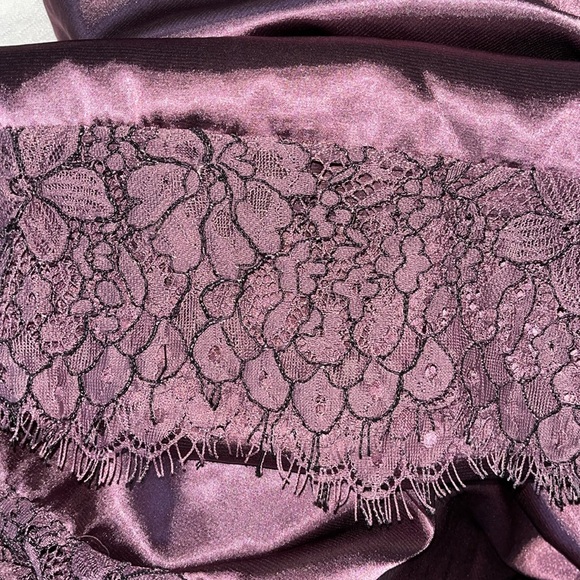 Robe - Picture 4 of 4